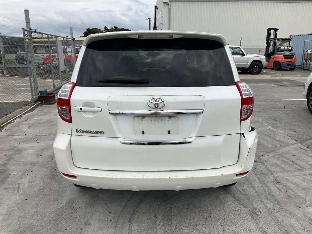 Photo '17' of Toyota Vanguard