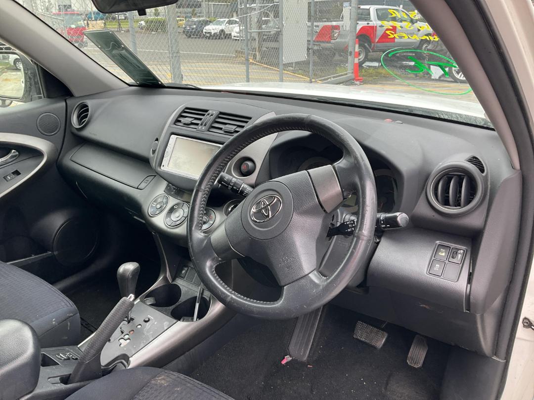 Photo '28' of Toyota Vanguard