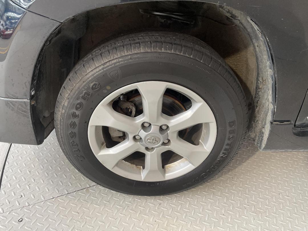 Photo '10' of Toyota Vanguard