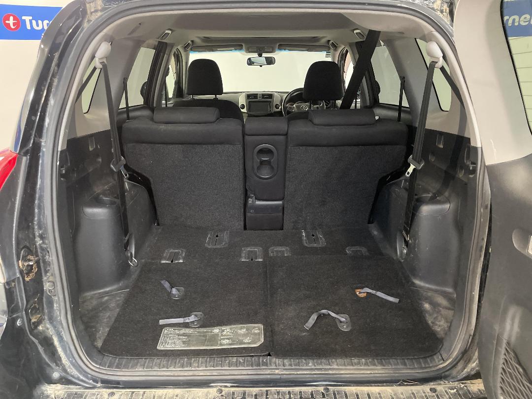 Photo '14' of Toyota Vanguard