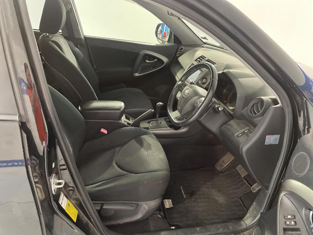 Photo '16' of Toyota Vanguard