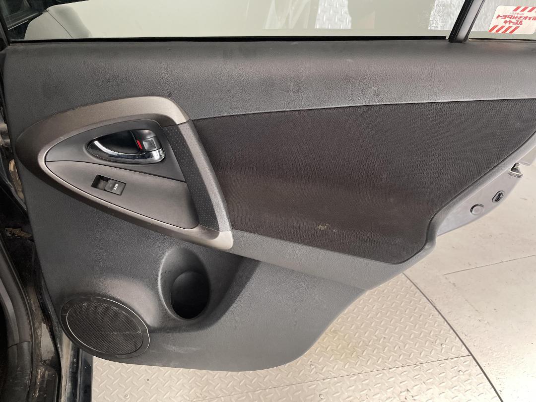 Photo '19' of Toyota Vanguard