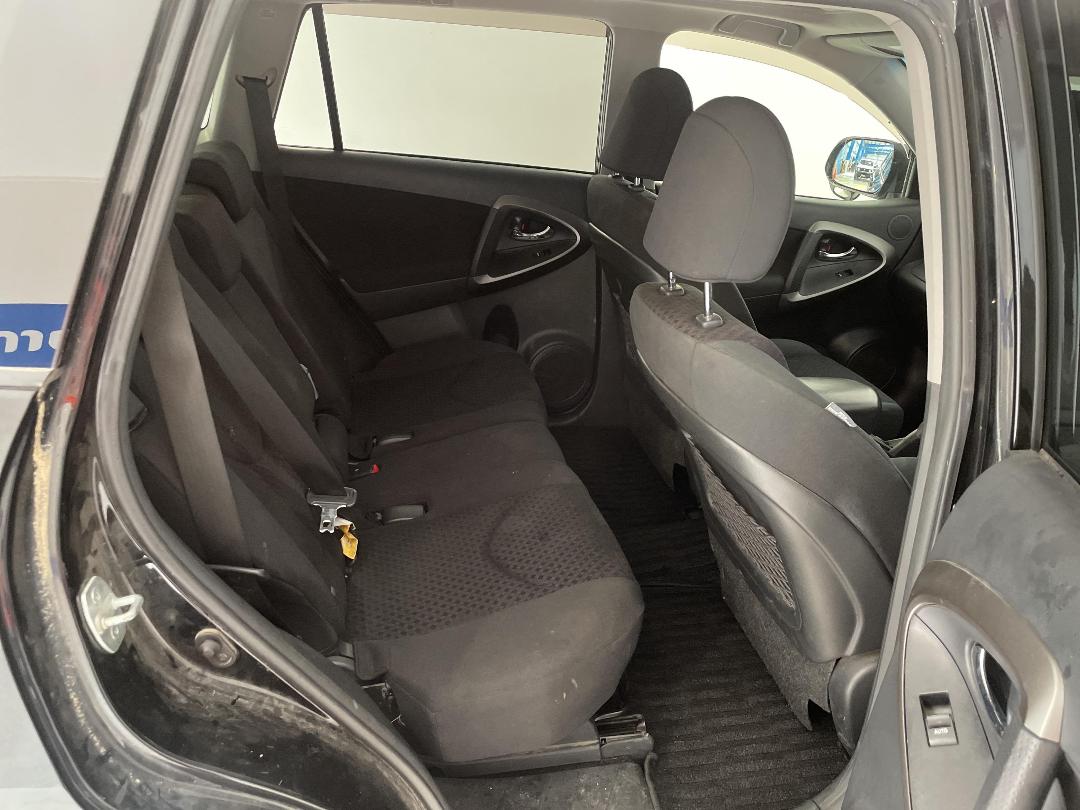 Photo '20' of Toyota Vanguard