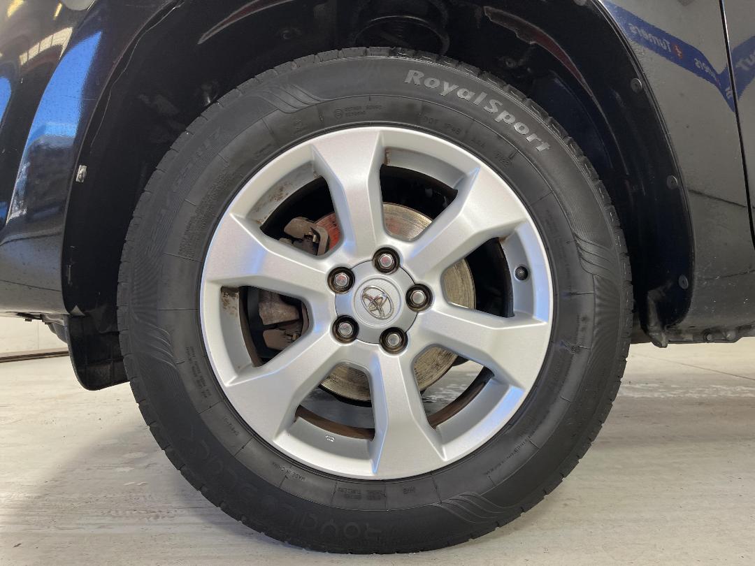 Photo '10' of Toyota Vanguard Photo '10' of Toyota Vanguard