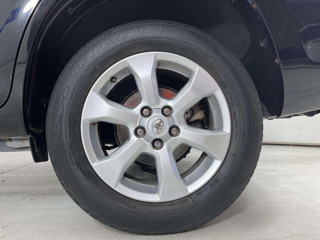 Photo '11' of Toyota Vanguard Photo '11' of Toyota Vanguard