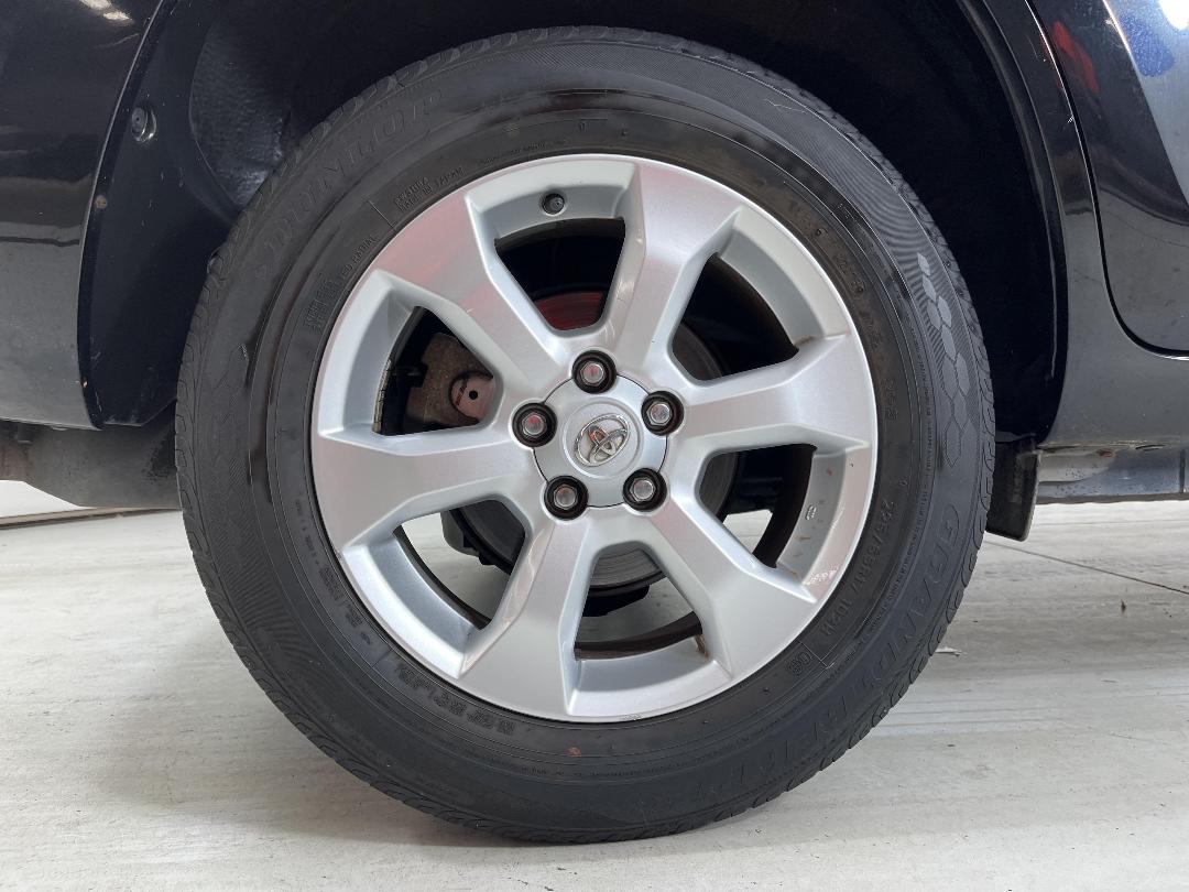 Photo '12' of Toyota Vanguard Photo '12' of Toyota Vanguard