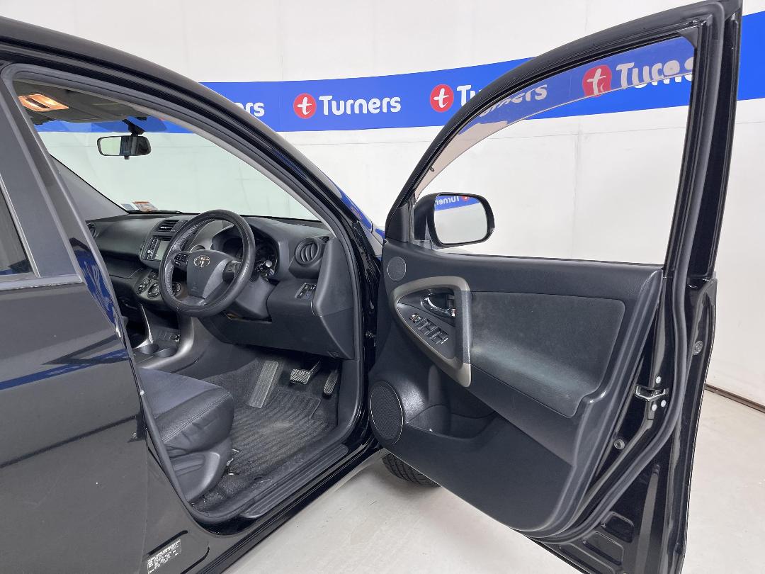 Photo '15' of Toyota Vanguard Photo '15' of Toyota Vanguard