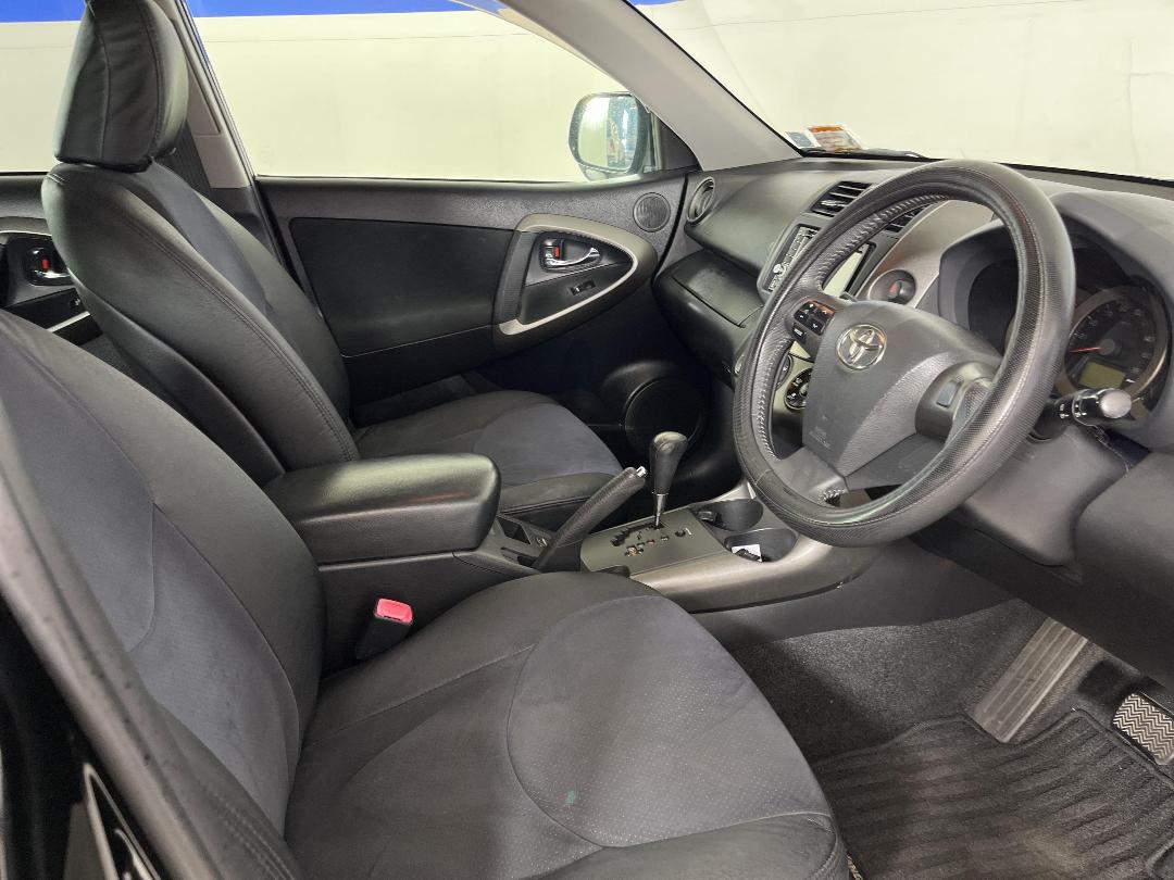 Photo '16' of Toyota Vanguard Photo '16' of Toyota Vanguard