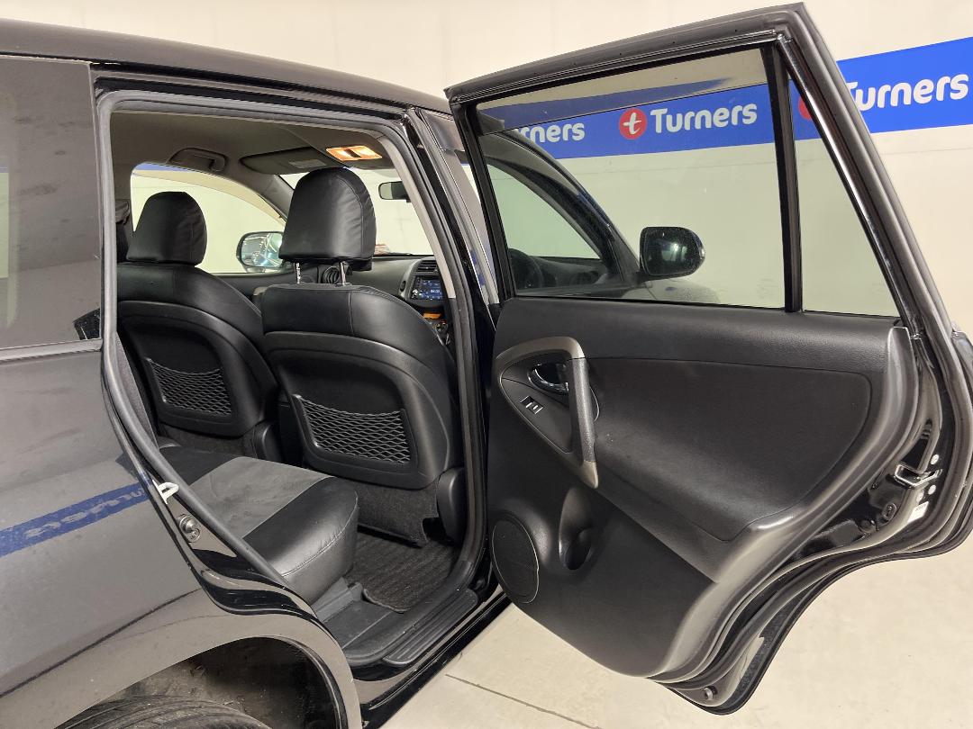 Photo '19' of Toyota Vanguard Photo '19' of Toyota Vanguard