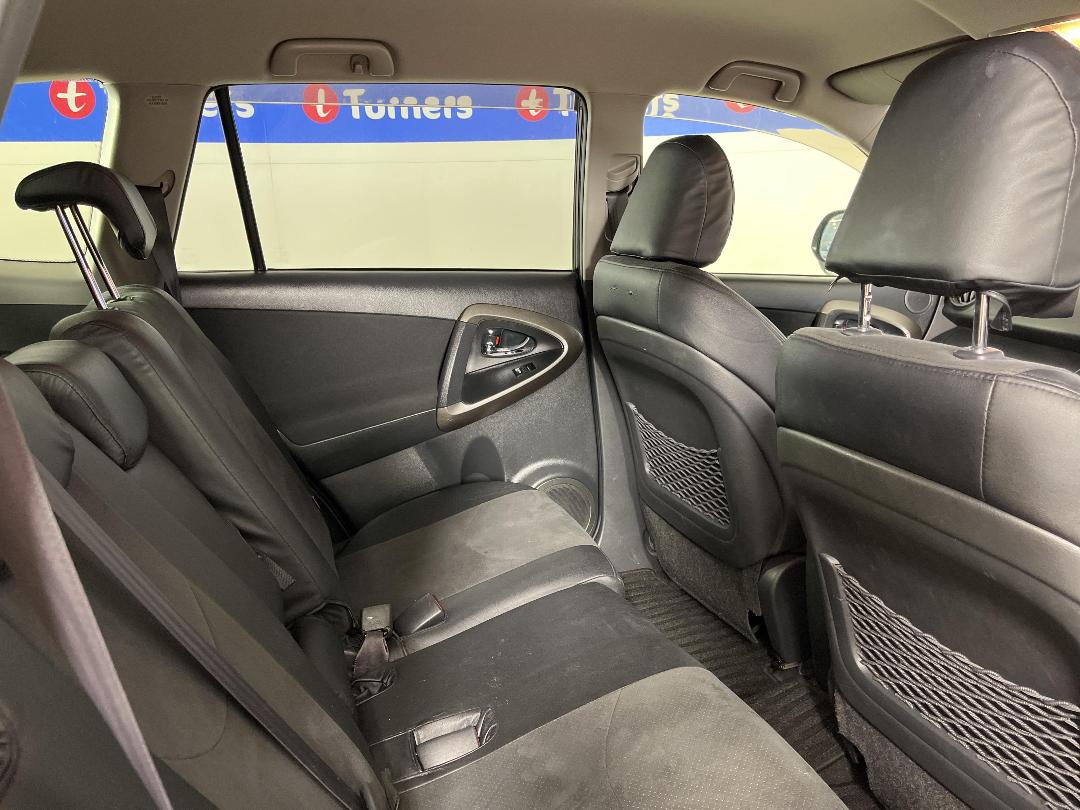 Photo '20' of Toyota Vanguard Photo '20' of Toyota Vanguard