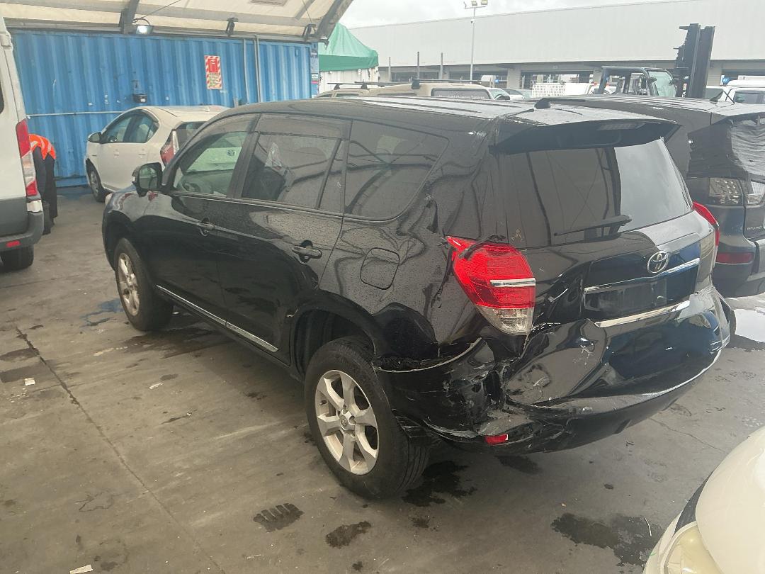 Photo '8' of Toyota Vanguard