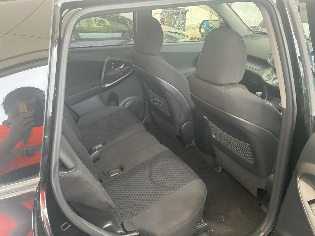 Photo '20' of Toyota Vanguard