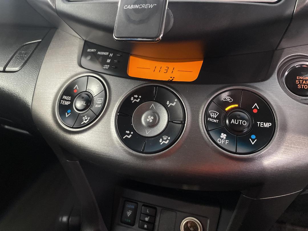 Photo '28' of Toyota Vanguard