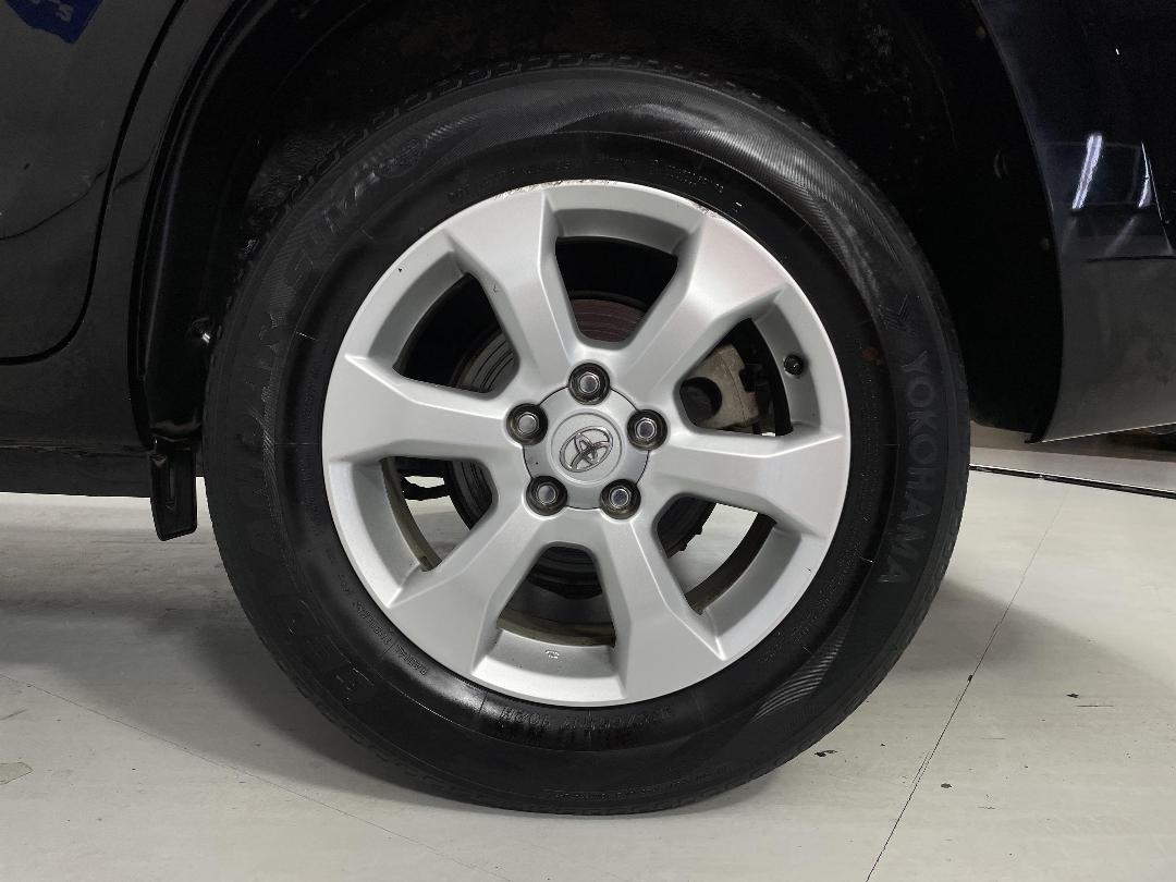 Photo '11' of Toyota Vanguard