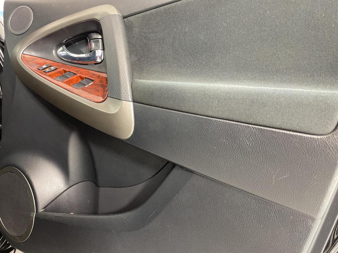 Photo '15' of Toyota Vanguard