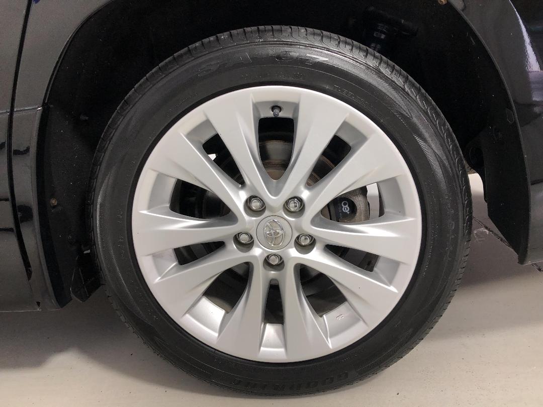 Photo '11' of Toyota Vellfire Photo '11' of Toyota Vellfire