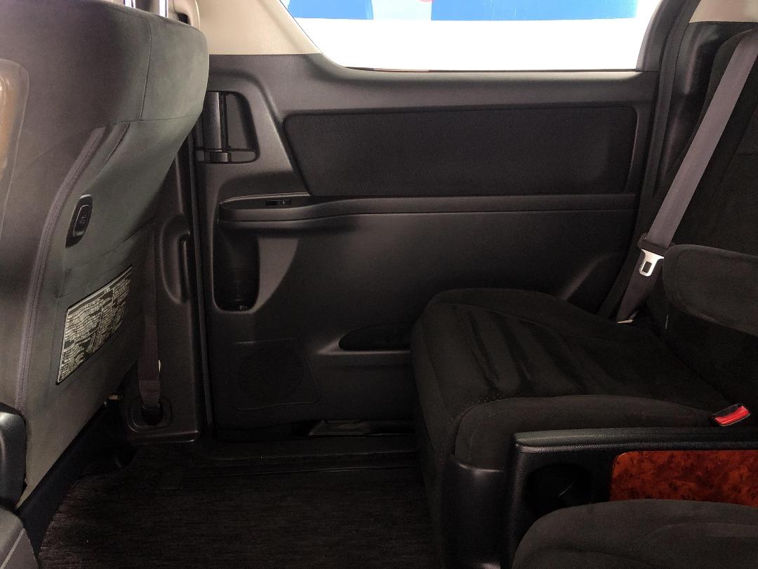 Photo '19' of Toyota Vellfire Photo '19' of Toyota Vellfire