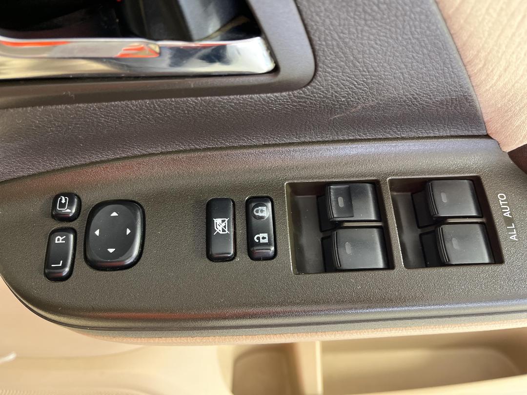 Photo '23' of Toyota Vellfire