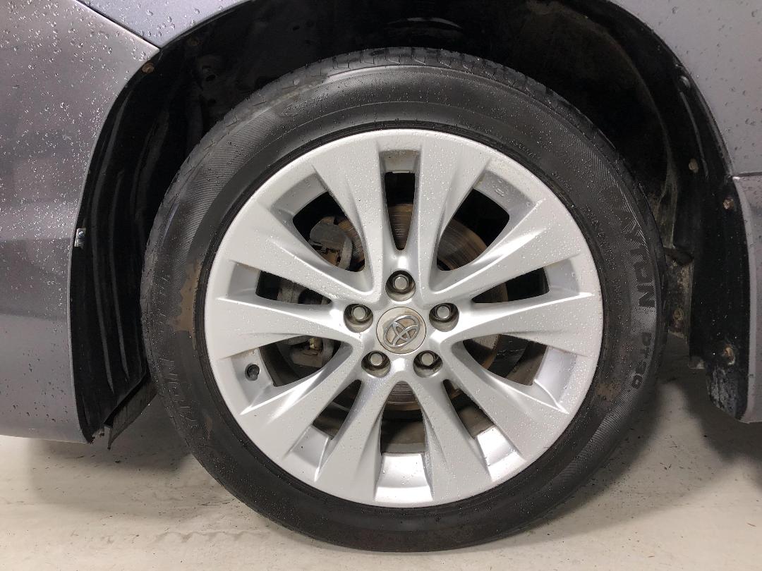 Photo '10' of Toyota Vellfire