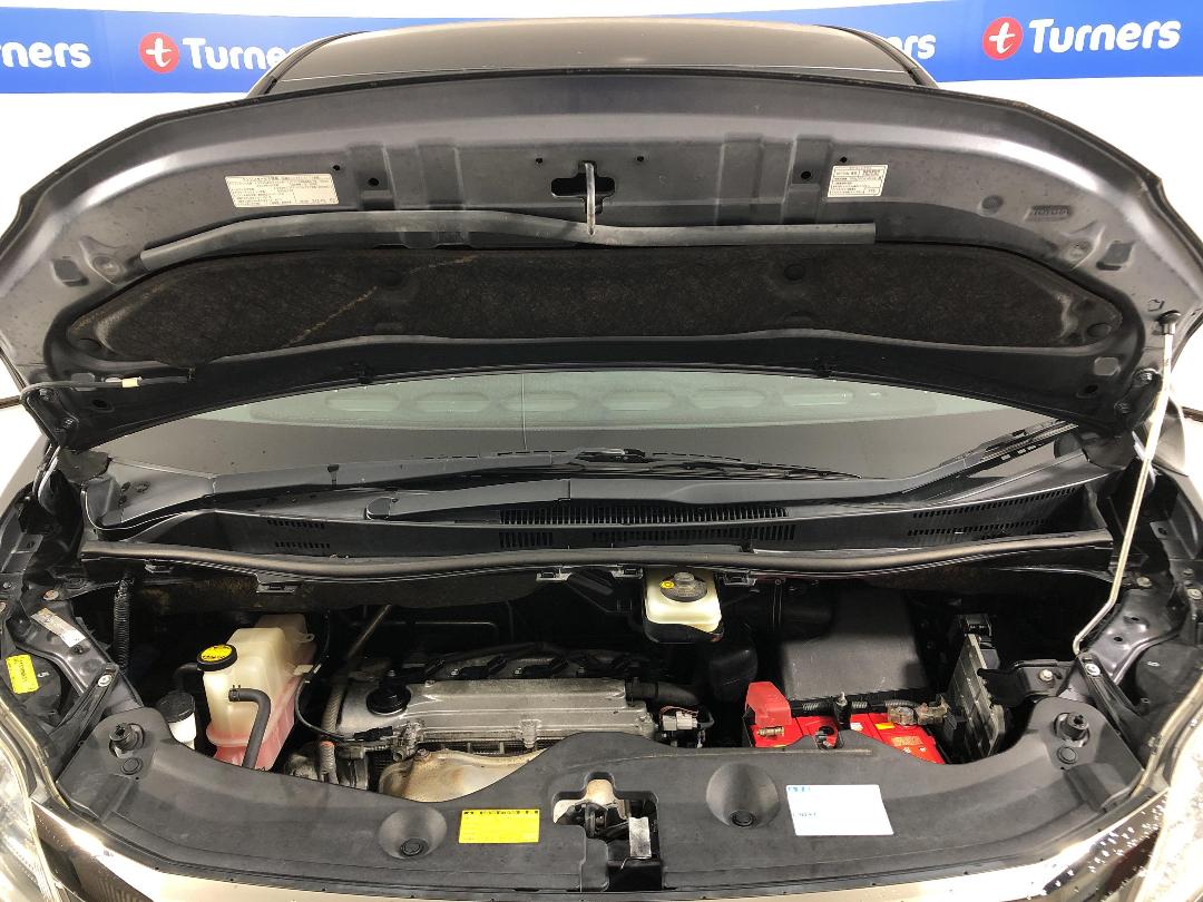 Photo '13' of Toyota Vellfire