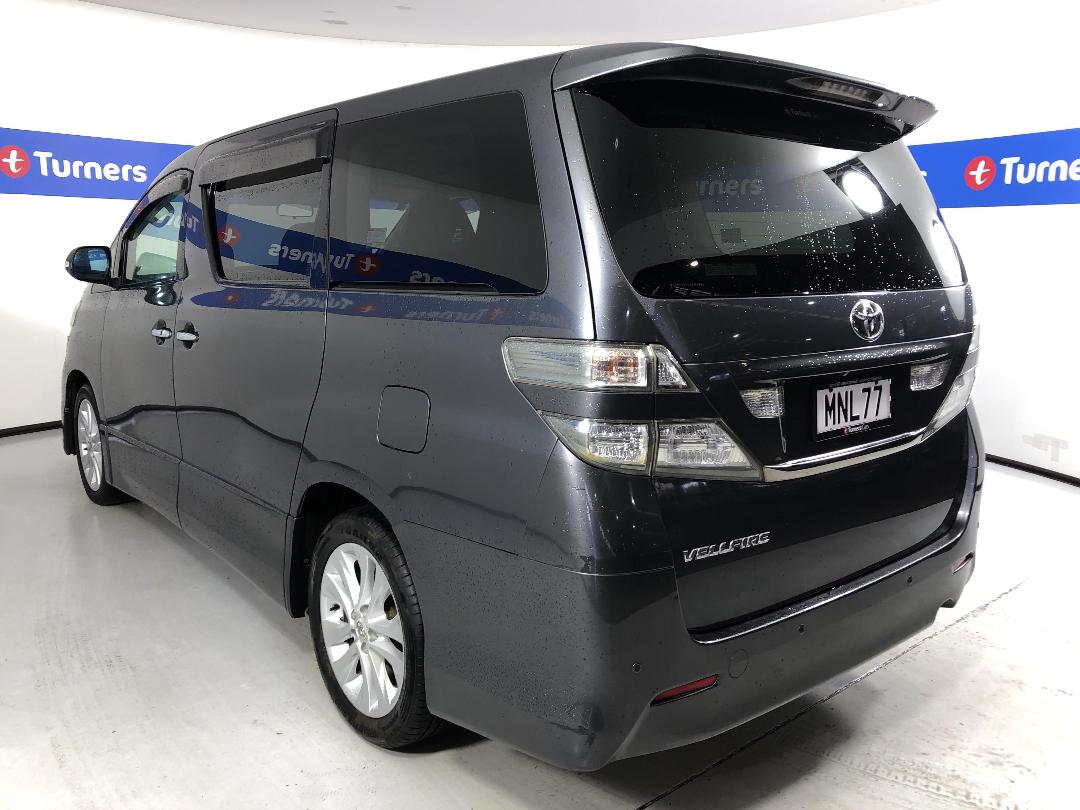 Photo '5' of Toyota Vellfire