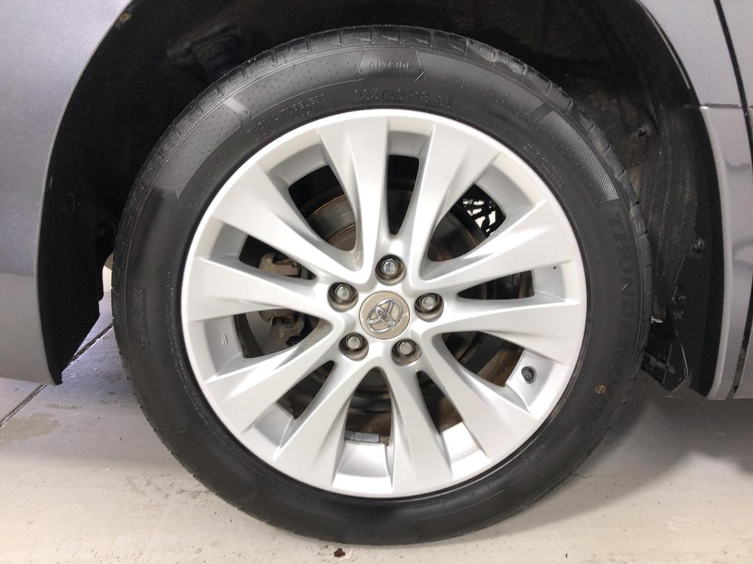 Photo '12' of Toyota Vellfire