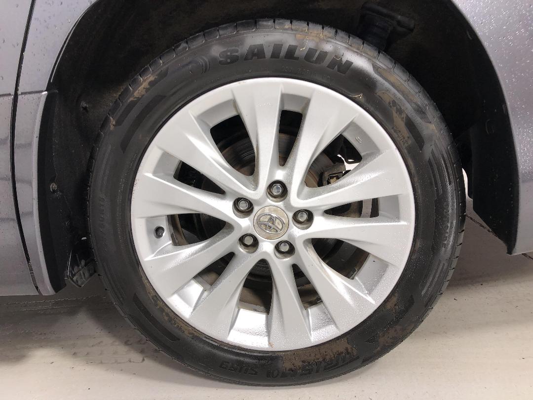 Photo '11' of Toyota Vellfire