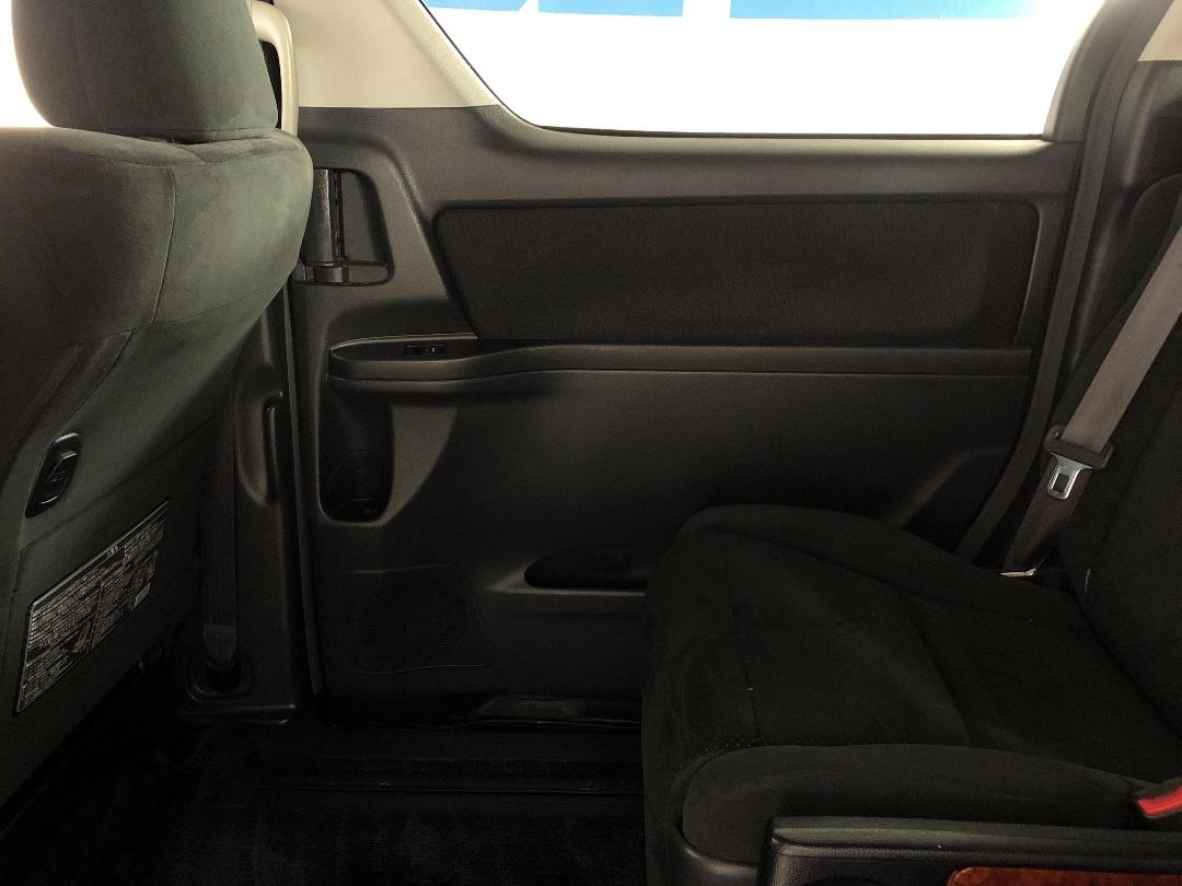 Photo '19' of Toyota Vellfire