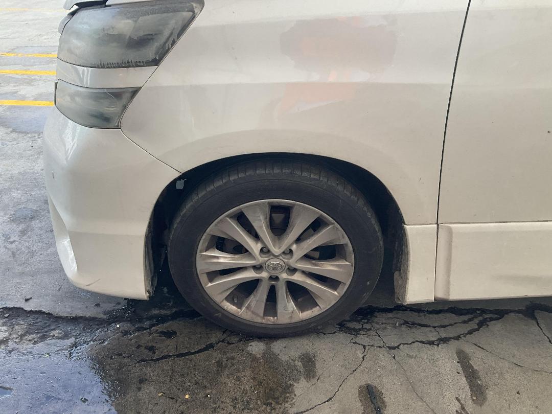 Photo '14' of Toyota Vellfire