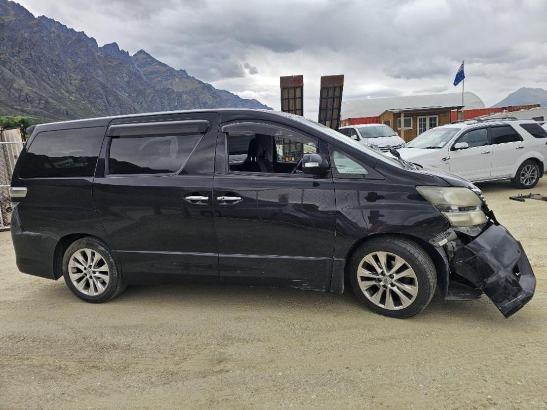 Photo '2' of Toyota Vellfire