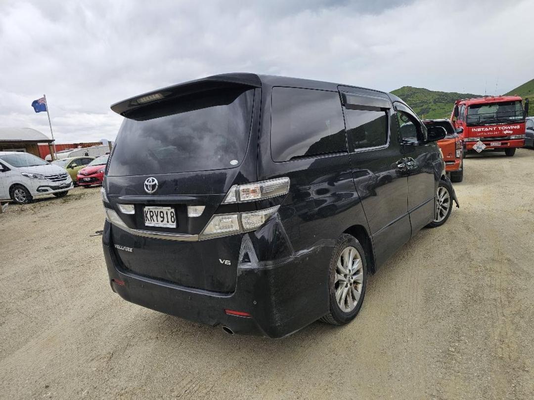 Photo '3' of Toyota Vellfire