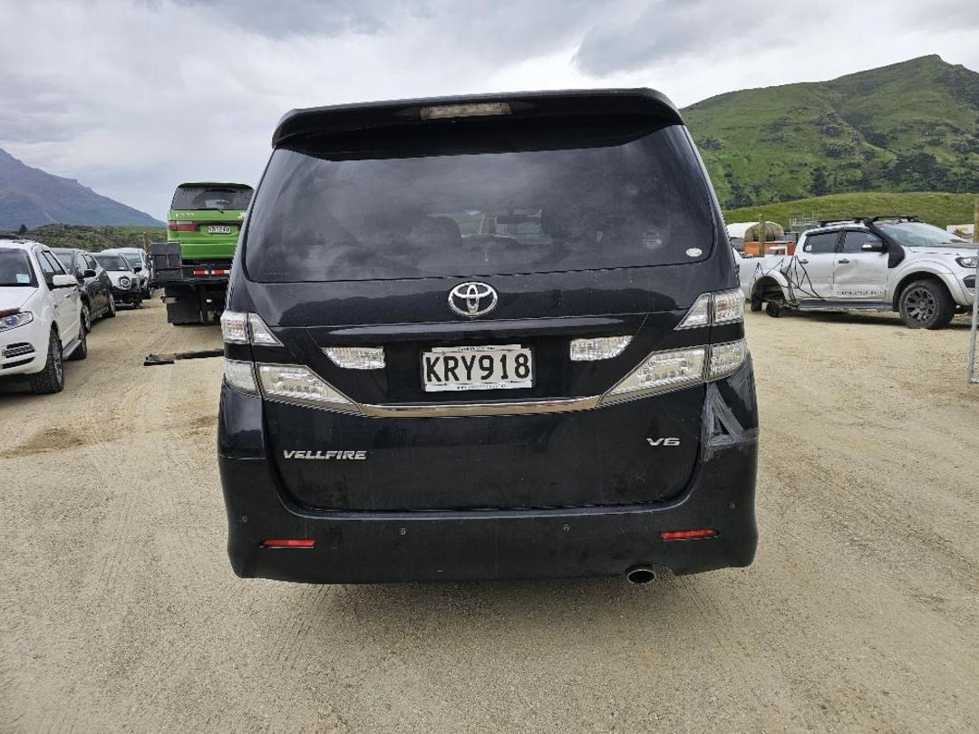 Photo '4' of Toyota Vellfire