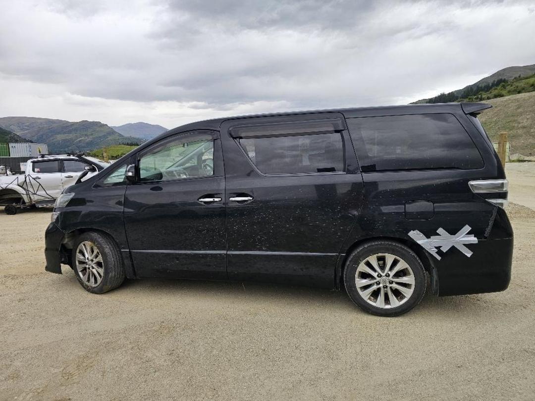 Photo '6' of Toyota Vellfire