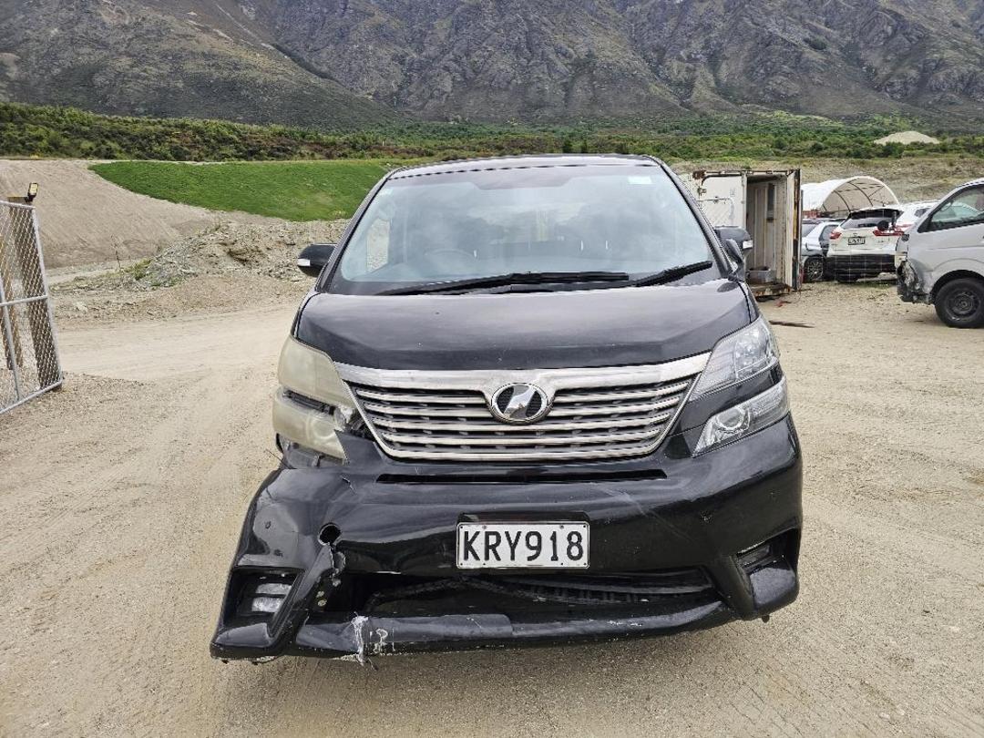 Photo '8' of Toyota Vellfire