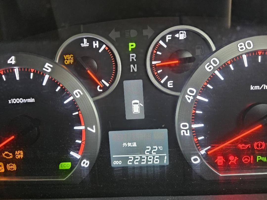 Photo '12' of Toyota Vellfire