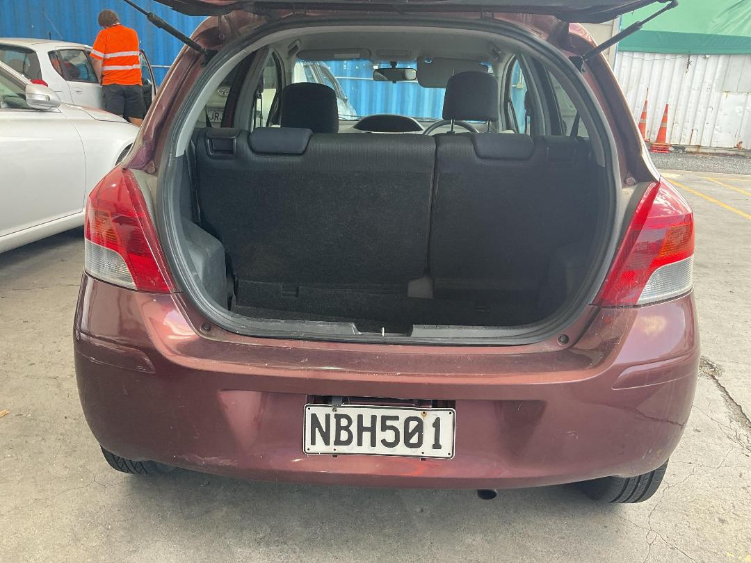 Photo '9' of Toyota Vitz Photo '9' of Toyota Vitz