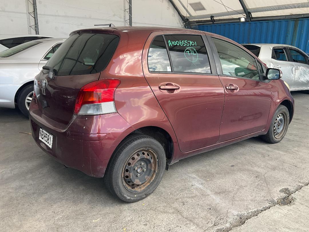 Photo '10' of Toyota Vitz Photo '10' of Toyota Vitz