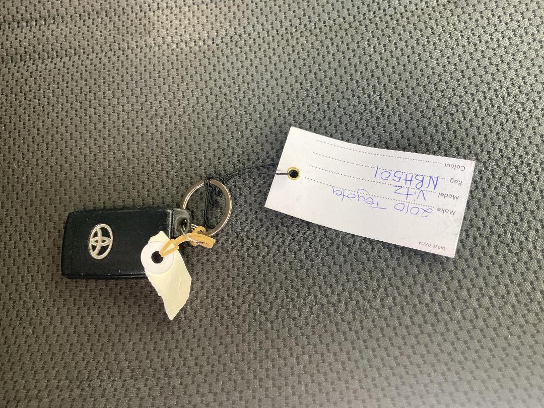 Photo '17' of Toyota Vitz Photo '17' of Toyota Vitz