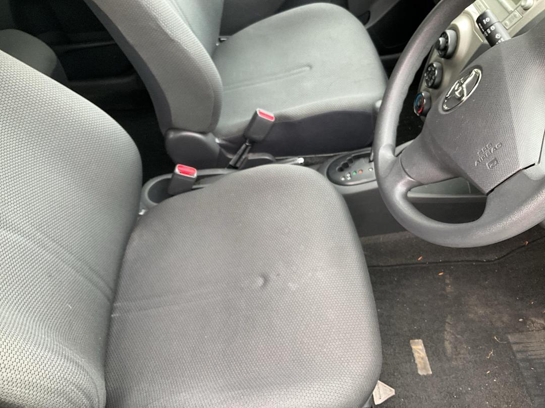 Photo '15' of Toyota Vitz Photo '15' of Toyota Vitz