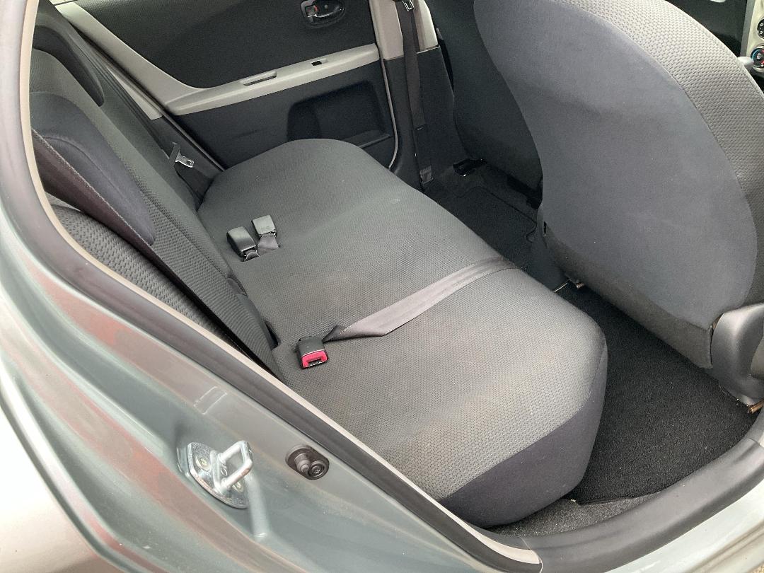 Photo '16' of Toyota Vitz Photo '16' of Toyota Vitz