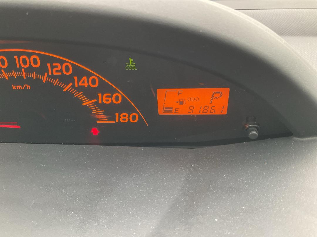 Photo '19' of Toyota Vitz Photo '19' of Toyota Vitz