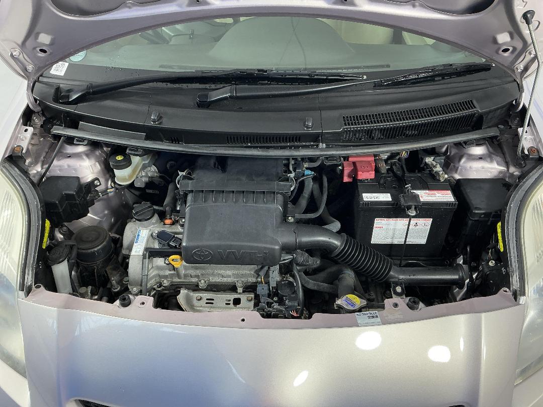 Photo '13' of Toyota Vitz