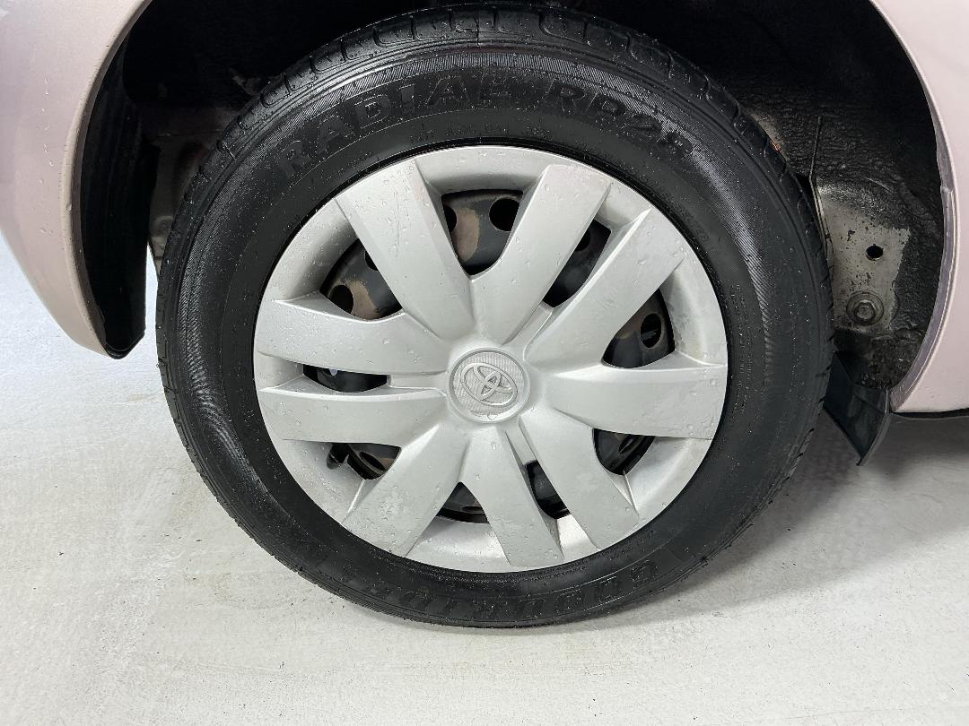 Photo '12' of Toyota Vitz