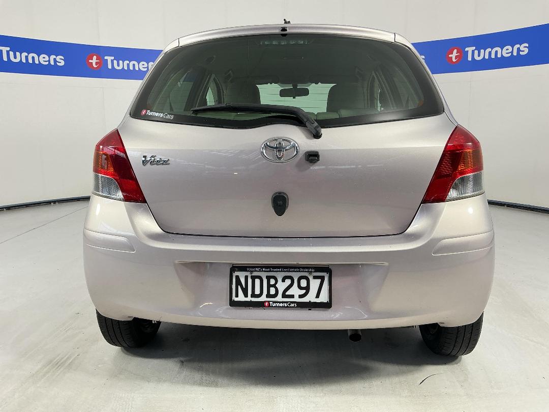 Photo '6' of Toyota Vitz