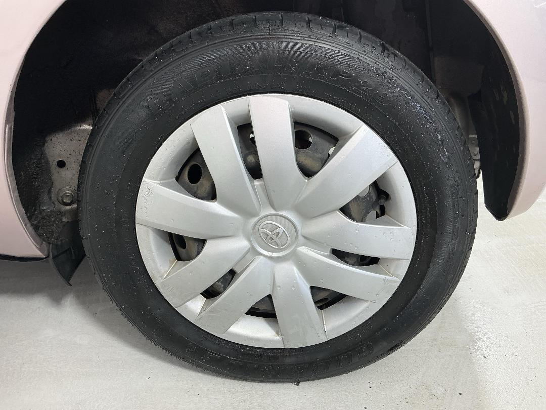 Photo '11' of Toyota Vitz