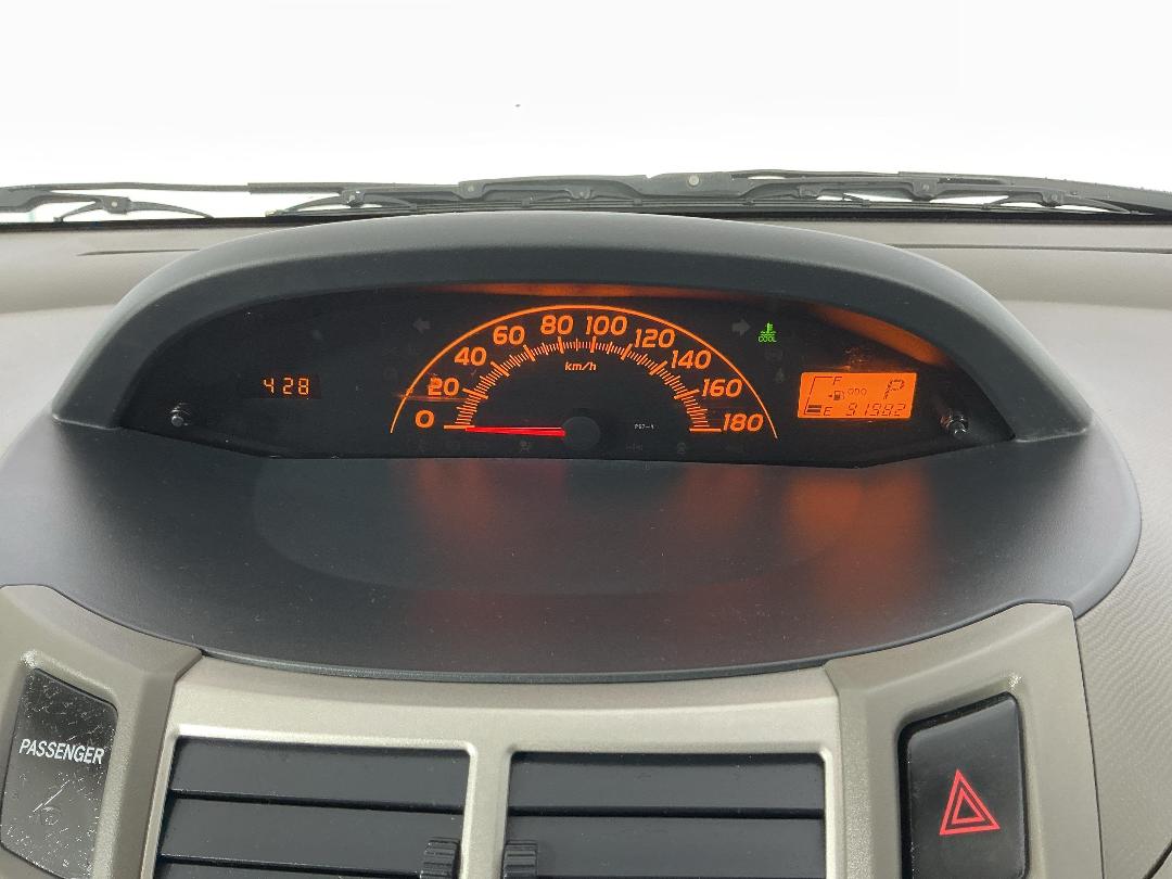 Photo '21' of Toyota Vitz