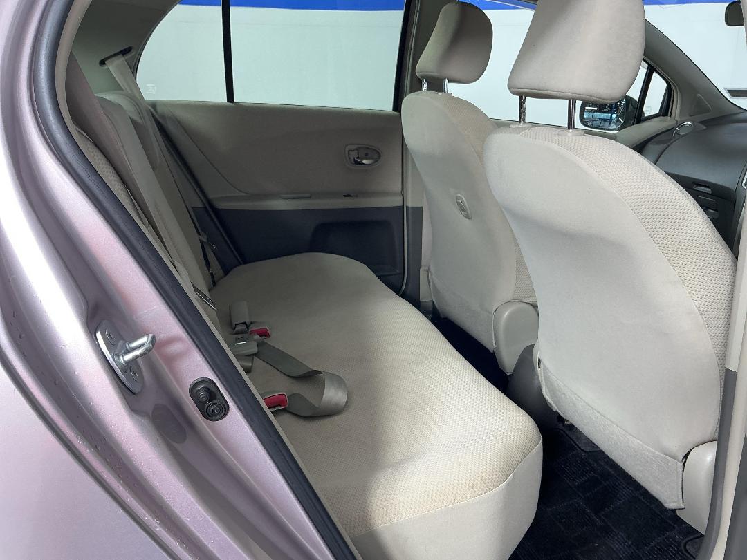 Photo '20' of Toyota Vitz