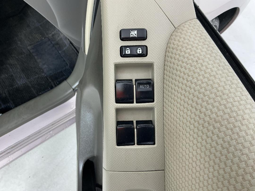 Photo '23' of Toyota Vitz