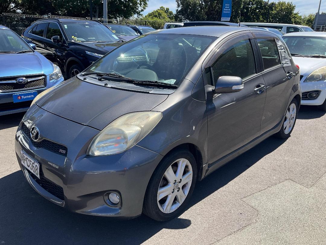 Photo '2' of Toyota Vitz