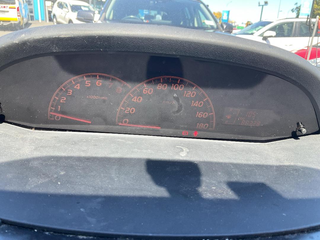 Photo '8' of Toyota Vitz